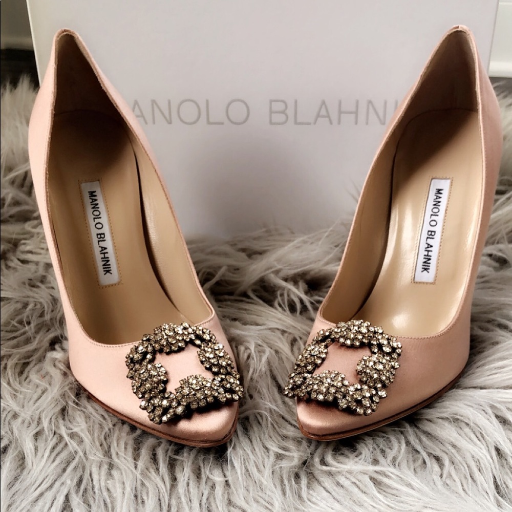 MANOLO BLAHNIK
Hangisi 105mm Satin Pump